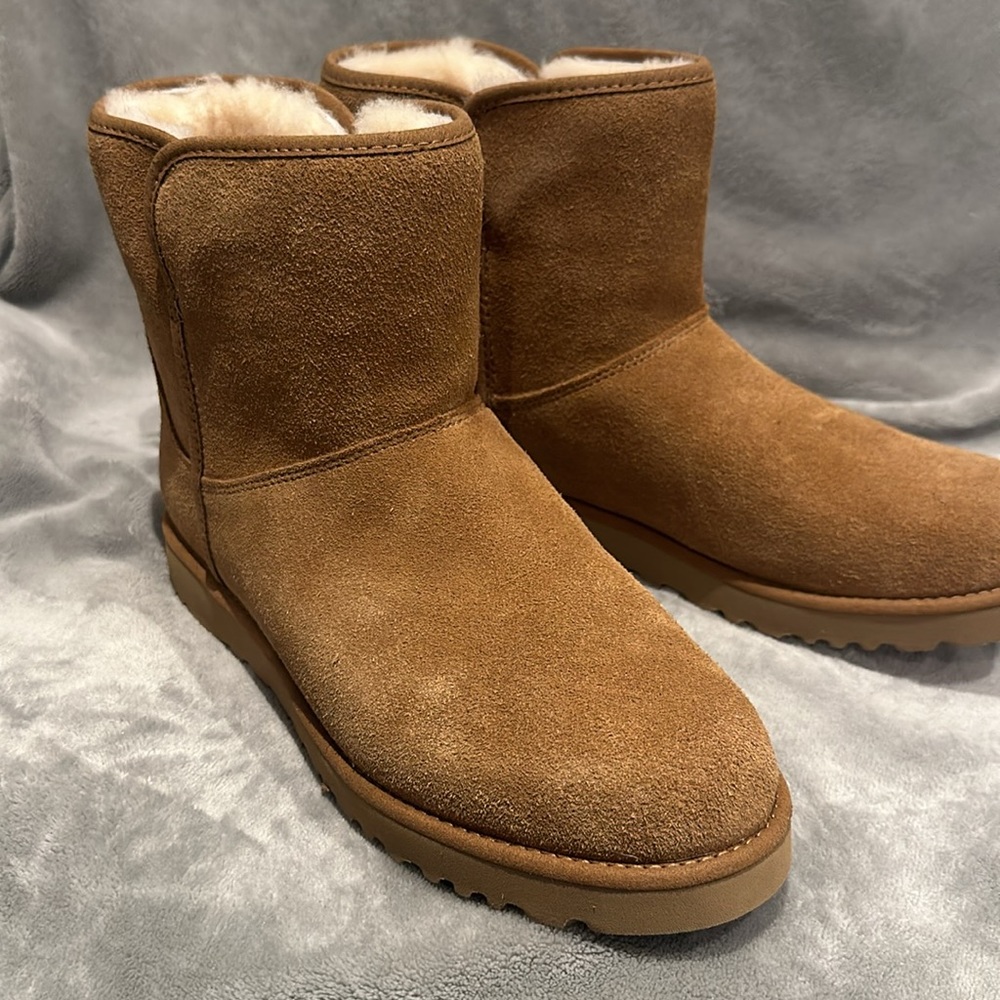 Ugg Boot - image 5